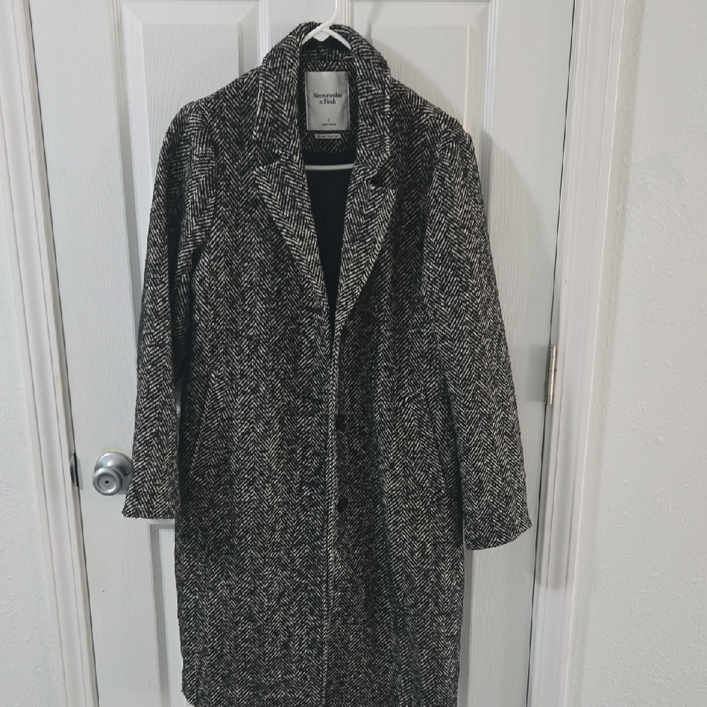 Abercrombie & Fitch Black and White Trench Coat